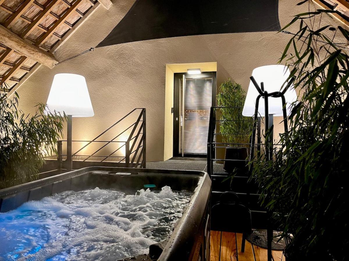 Le Studio Des Pres Verts Suite Design Avec Jacuzzi Privatif Jouey エクステリア 写真