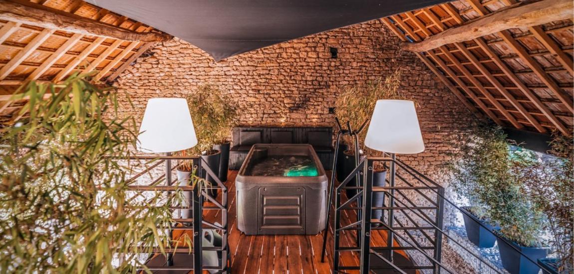 Le Studio Des Pres Verts Suite Design Avec Jacuzzi Privatif Jouey エクステリア 写真